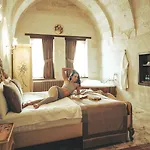 House 1938 Special Cave Hotel *